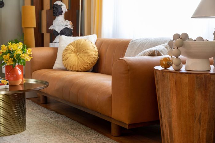 Wohnzimmer couch cognac